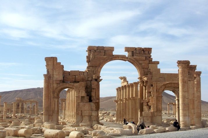Colonnaded Gate
