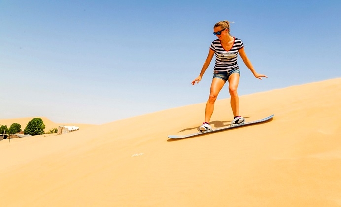 Dubai Desert SandBoarding