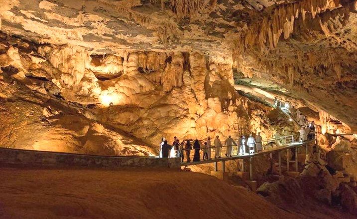 Al Hoota Cave
