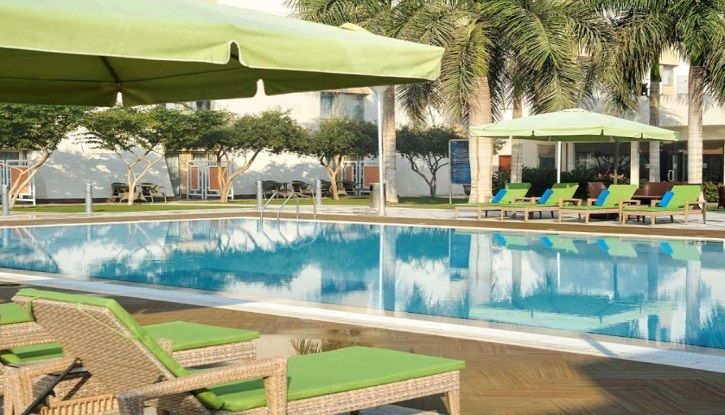 Novotel Cairo Airport Pool