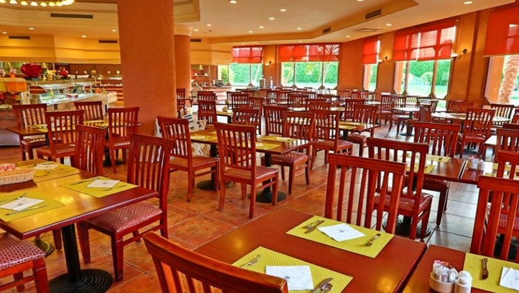 Charmillion Gardens Aquapark restaurant