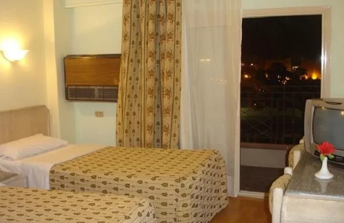 Emilio hotel luxor Room
