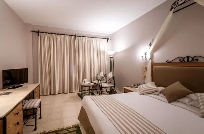 Sunny Days El Palacio Room