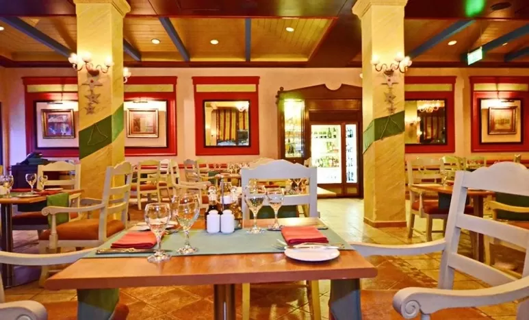 Reef Oasis Blue Bay Resort & Spa Restaurant