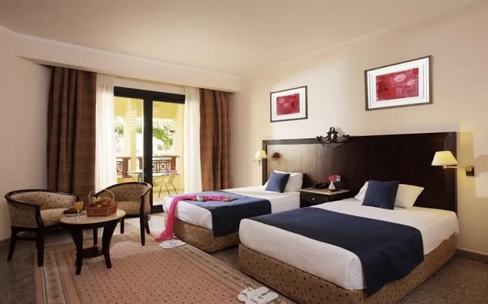 Golden Paradise Room