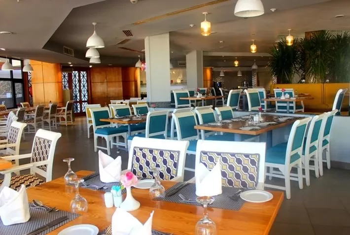 Sunrise Holidays Resort  Restaurant 