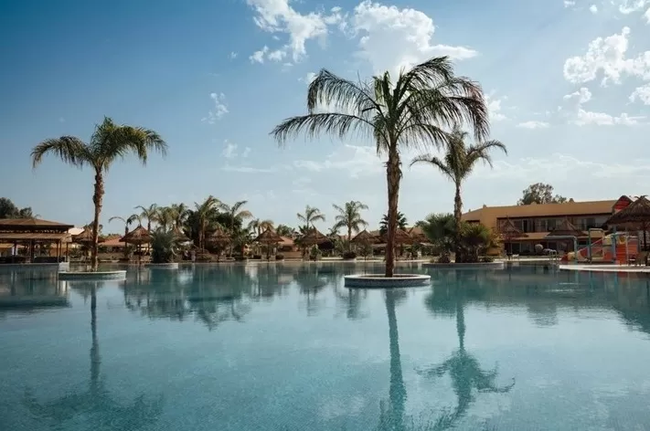 Pool with aqua 