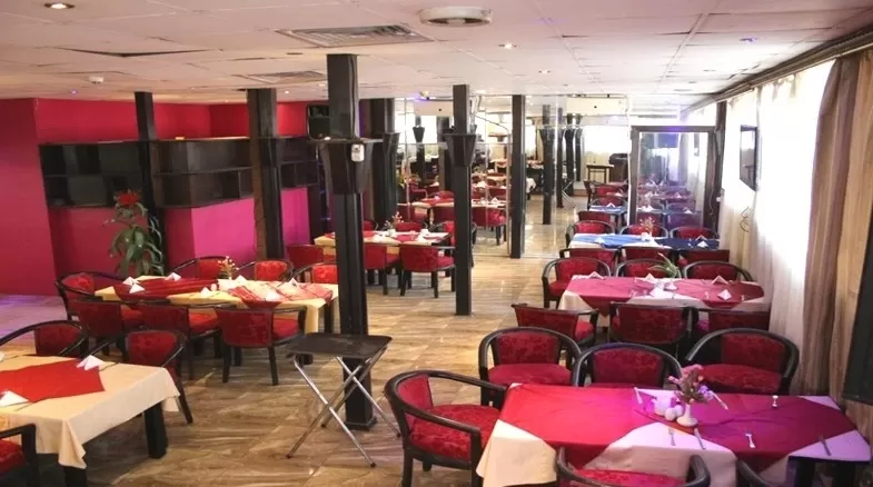 Holidays Express Hotel Restaurant