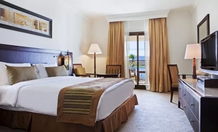 Hilton Luxor Room