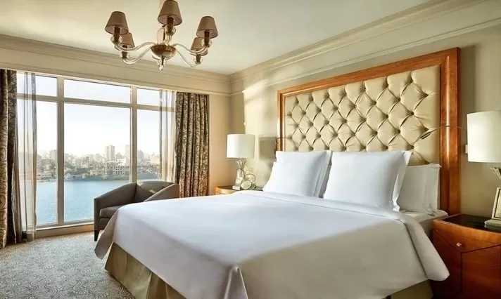 four season nile plaza Room