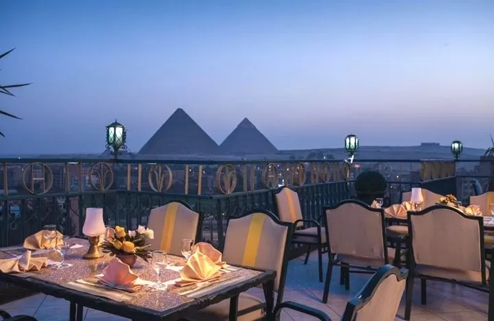 Pyramids Plaza Hotel