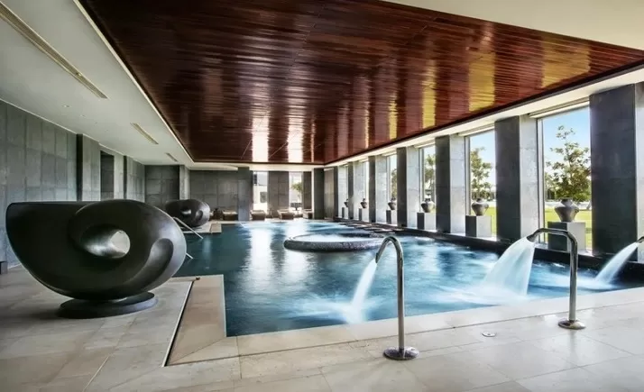 Dusit Thani Lake View Pool