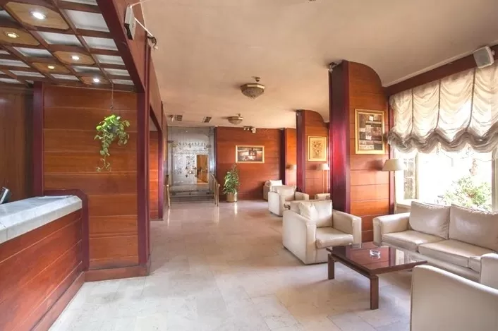 Pyramids Plaza Hotel Lobby